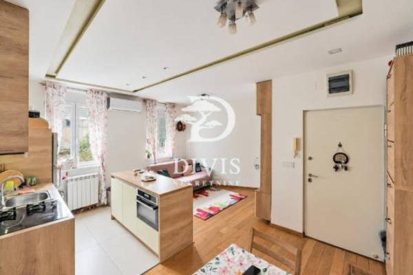 Slika 5 - Gospodara Vučića, Dvoiposoban stan na prodaju, 57m2, 282.000€